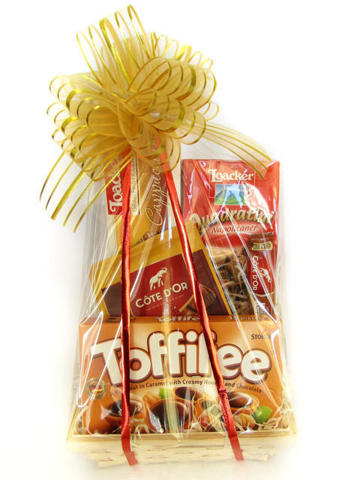 Loacker, cote d'or and toffifee in flat basket